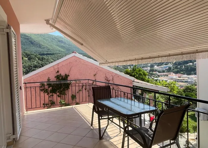 Avdikos House